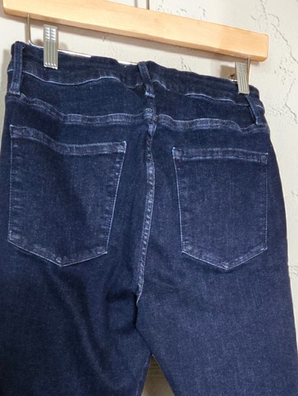 Frame Le One Flare Jeans in Keller Size 2 - 34" Inseam Long Dark Wash - Picture 6 of 12